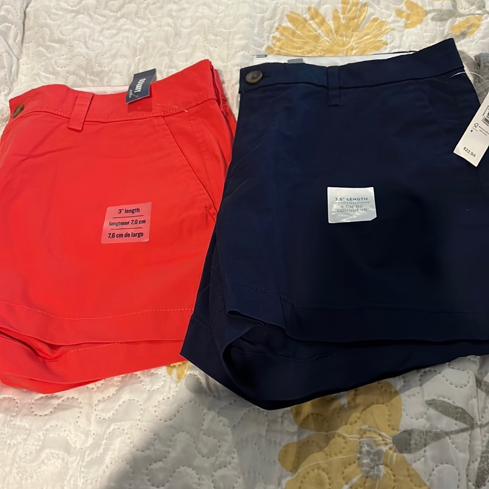 Nwt Old Navy chino shorts size 6